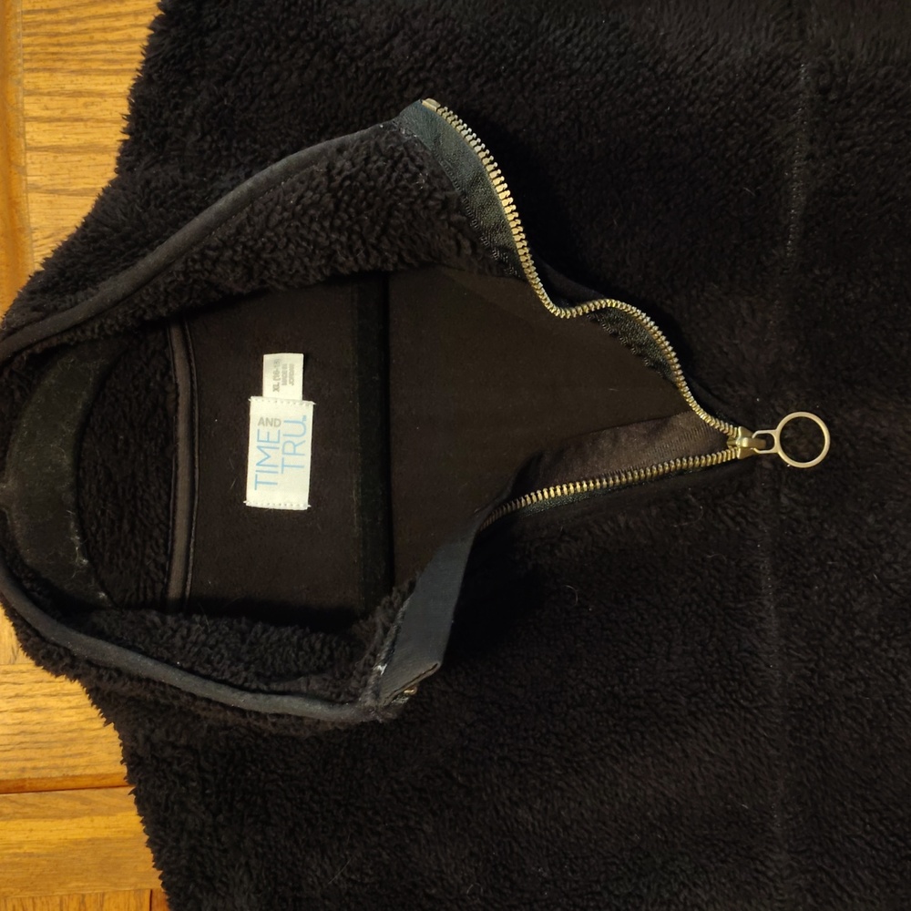 Time And Tru XL Shaggy Fleece Pullover, Leopard Detail On Pockets